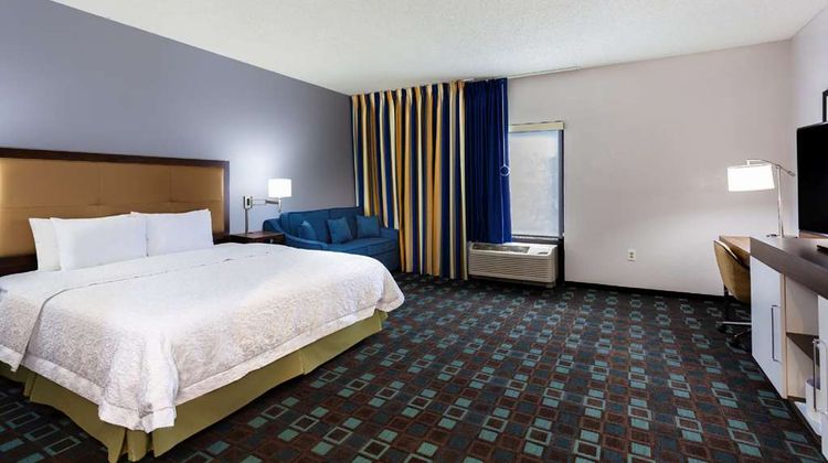 Hampton Inn Spring Hill Room