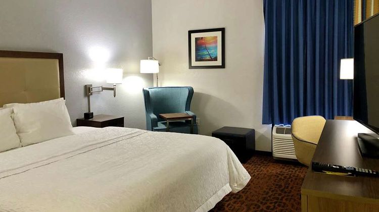 Hampton Inn Spring Hill Room