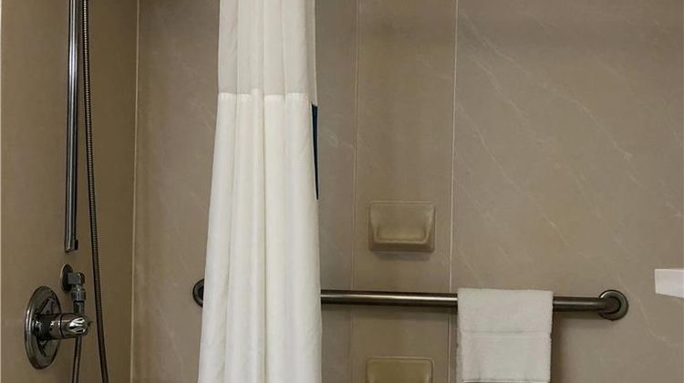 Hampton Inn Spring Hill Room