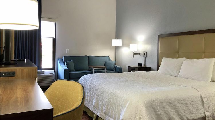 Hampton Inn Spring Hill Room