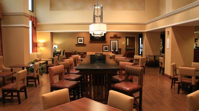 <b>Hampton Inn & Suites Springfield Restaurant</b>. Images powered by <a href="https://iceportal.shijigroup.com/" title="IcePortal" target="_blank">IcePortal</a>.