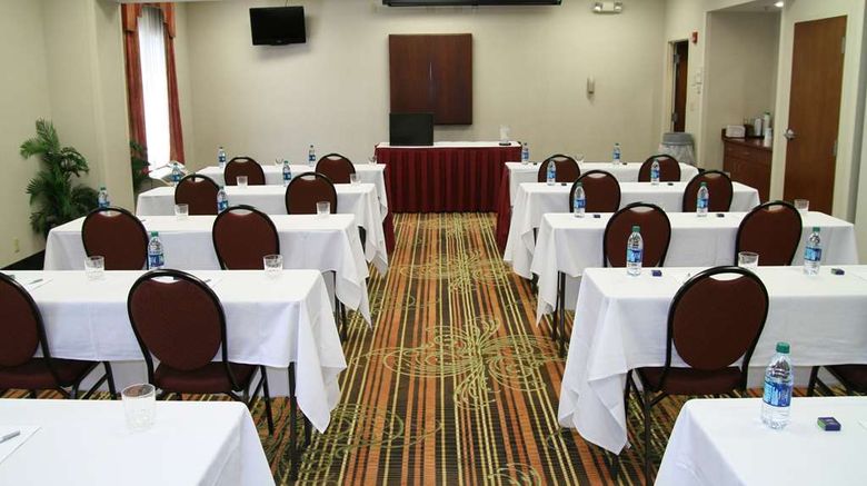 <b>Hampton Inn & Suites Springfield Meeting</b>. Images powered by <a href="https://iceportal.shijigroup.com/" title="IcePortal" target="_blank">IcePortal</a>.