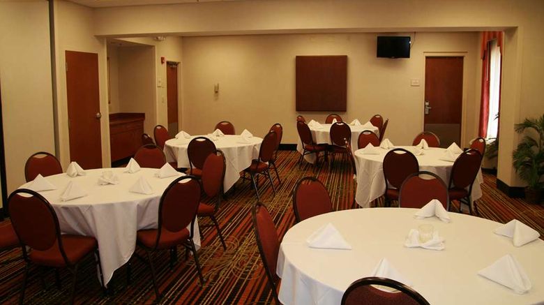 <b>Hampton Inn & Suites Springfield Meeting</b>. Images powered by <a href="https://iceportal.shijigroup.com/" title="IcePortal" target="_blank">IcePortal</a>.