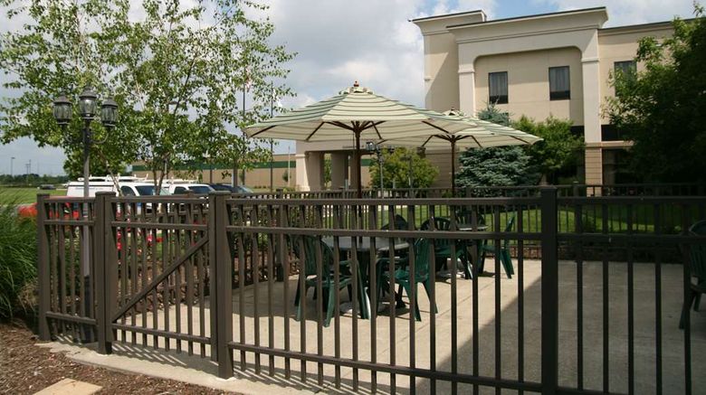 <b>Hampton Inn & Suites Springfield Exterior</b>. Images powered by <a href="https://iceportal.shijigroup.com/" title="IcePortal" target="_blank">IcePortal</a>.