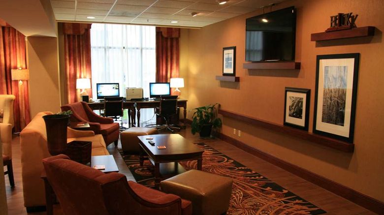<b>Hampton Inn & Suites Springfield Lobby</b>. Images powered by <a href="https://iceportal.shijigroup.com/" title="IcePortal" target="_blank">IcePortal</a>.