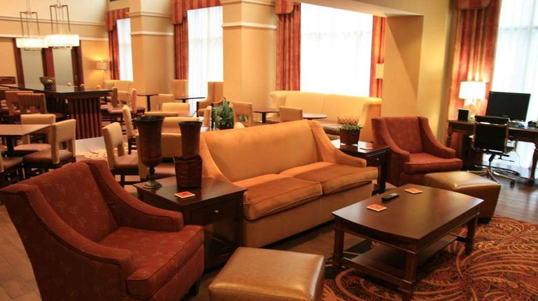 <b>Hampton Inn & Suites Springfield Lobby</b>. Images powered by <a href="https://iceportal.shijigroup.com/" title="IcePortal" target="_blank">IcePortal</a>.
