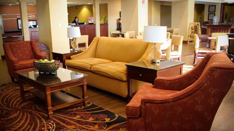 Hampton Inn & Suites Springfield Lobby