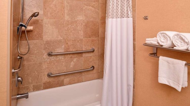 Hampton Inn Lincoln Room