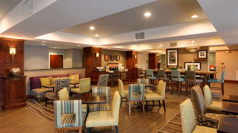 <b>Hampton Inn South Plainfield-Piscataway Restaurant</b>. Images powered by <a href="https://iceportal.shijigroup.com/" title="IcePortal" target="_blank">IcePortal</a>.