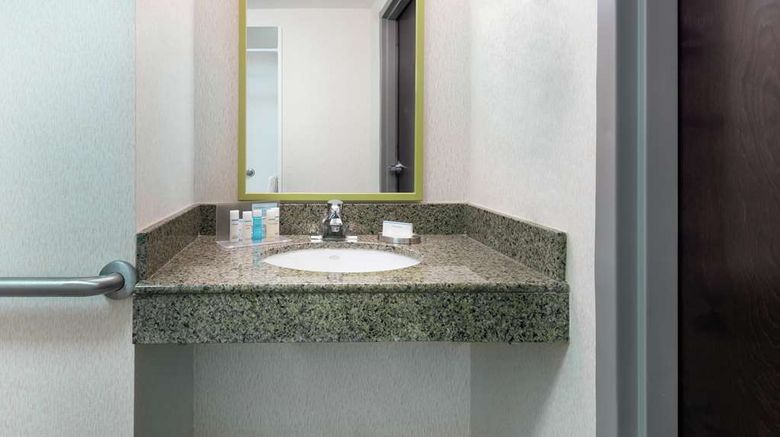 <b>Hampton Inn South Plainfield-Piscataway Room</b>. Images powered by <a href="https://iceportal.shijigroup.com/" title="IcePortal" target="_blank">IcePortal</a>.