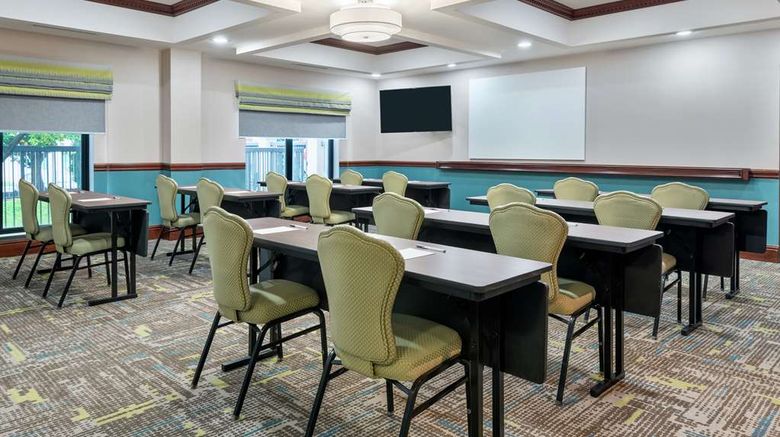 <b>Hampton Inn South Plainfield-Piscataway Meeting</b>. Images powered by <a href="https://iceportal.shijigroup.com/" title="IcePortal" target="_blank">IcePortal</a>.