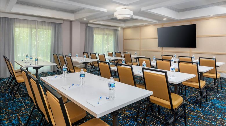<b>Hampton Inn South Plainfield-Piscataway Meeting</b>. Images powered by <a href="https://iceportal.shijigroup.com/" title="IcePortal" target="_blank">IcePortal</a>.