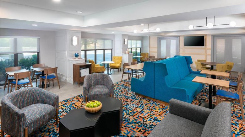 <b>Hampton Inn South Plainfield-Piscataway Lobby</b>. Images powered by <a href="https://iceportal.shijigroup.com/" title="IcePortal" target="_blank">IcePortal</a>.