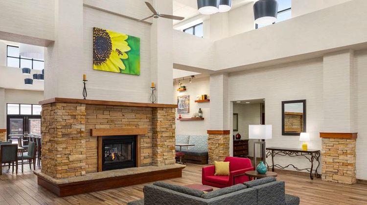 Hampton Inns & Suites Springfield Lobby