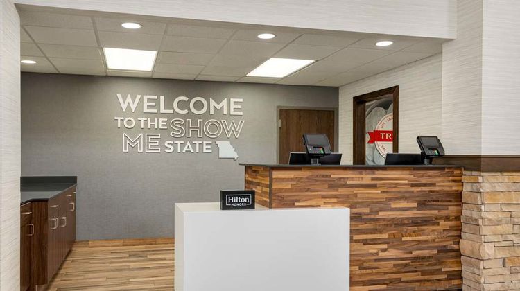 Hampton Inns & Suites Springfield Lobby