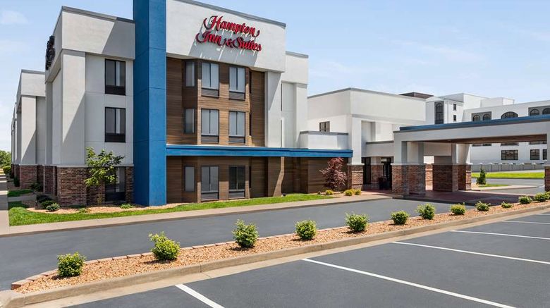 <b>Hampton Inns & Suites Springfield Exterior</b>. Images powered by <a href="https://iceportal.shijigroup.com/" title="IcePortal" target="_blank">IcePortal</a>.