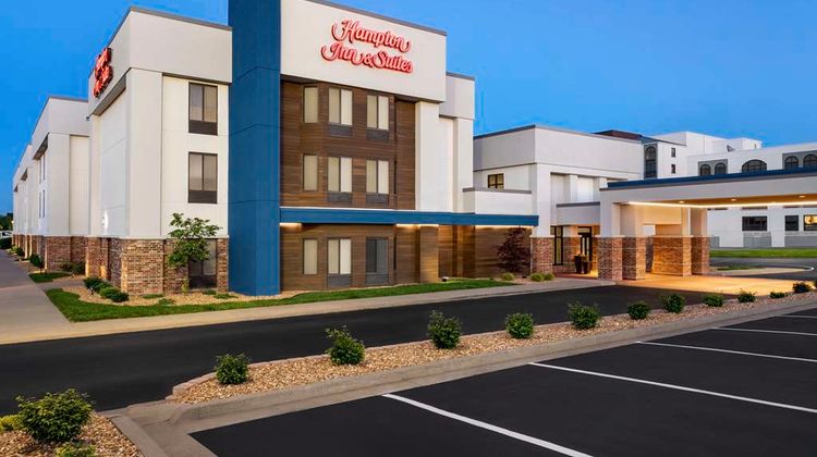 Hampton Inns & Suites Springfield Exterior