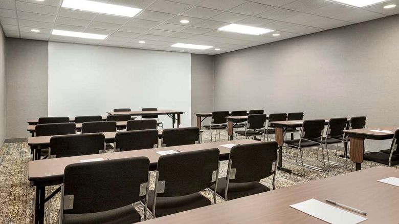 <b>Hampton Inns & Suites Springfield Meeting</b>. Images powered by <a href="https://iceportal.shijigroup.com/" title="IcePortal" target="_blank">IcePortal</a>.