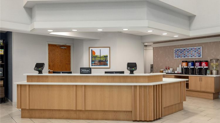Hampton Inn Springfield South Lobby