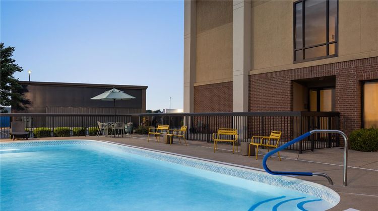 Hampton Inn Springfield South Pool