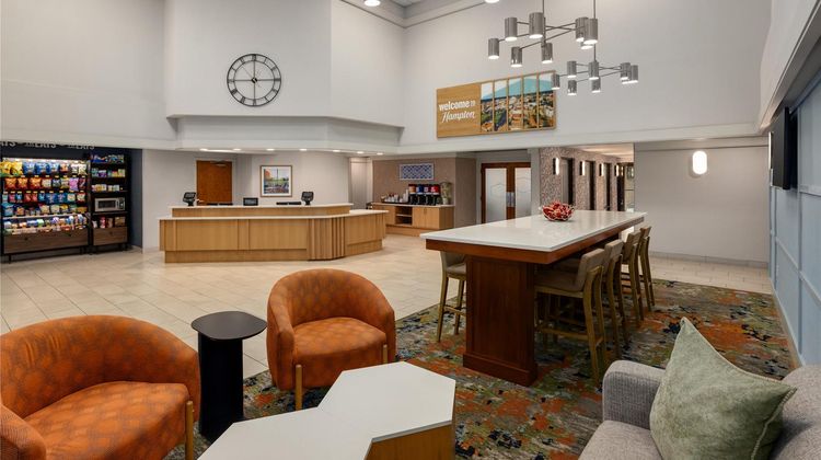 Hampton Inn Springfield South Lobby