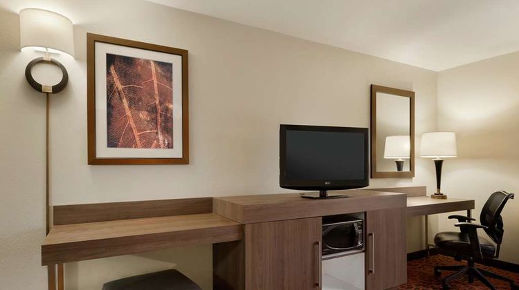 Hampton Inn Sikes Senter Mall Room