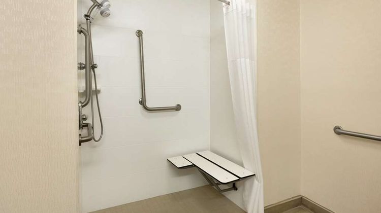 Hampton Inn Sikes Senter Mall Room
