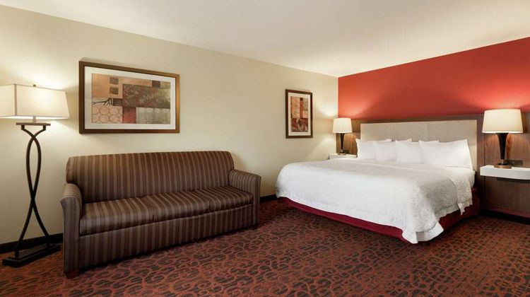 Hampton Inn Sikes Senter Mall Room