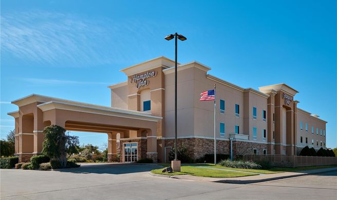 Hampton Inn Vernon Exterior