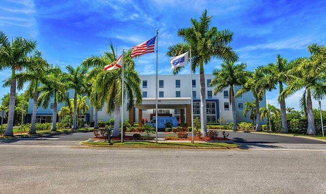 Hampton Inn & Suites-Bradenton Airport Exterior