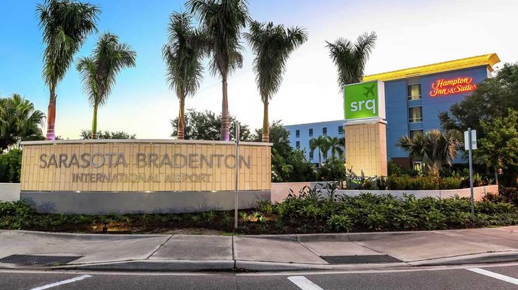 Hampton Inn & Suites-Bradenton Airport Exterior