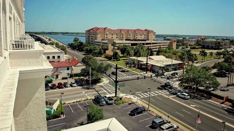 Hampton Inn & Stes Dwntwn Historic Dist Exterior