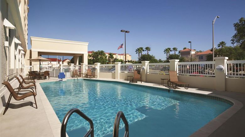 <b>Hampton Inn & Stes Dwntwn Historic Dist Pool</b>. Images powered by <a href="https://iceportal.shijigroup.com/" title="IcePortal" target="_blank">IcePortal</a>.