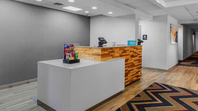 Hampton Inn I-75 Bee Ridge Lobby