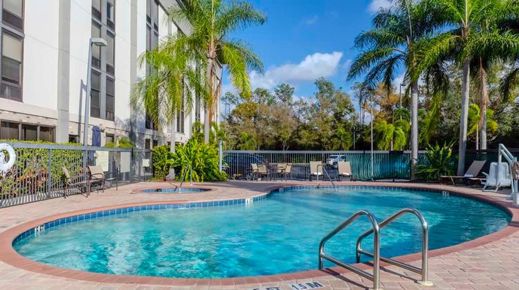 Hampton Inn I-75 Bee Ridge Pool