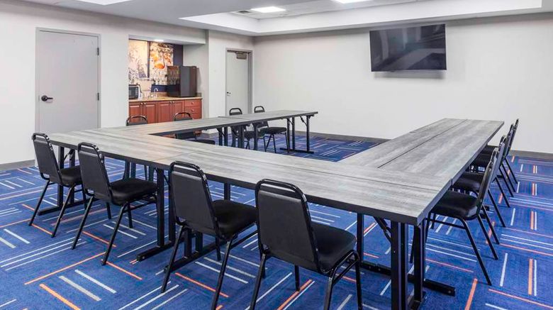 <b>Hampton Inn I-75 Bee Ridge Meeting</b>. Images powered by <a href="https://iceportal.shijigroup.com/" title="IcePortal" target="_blank">IcePortal</a>.