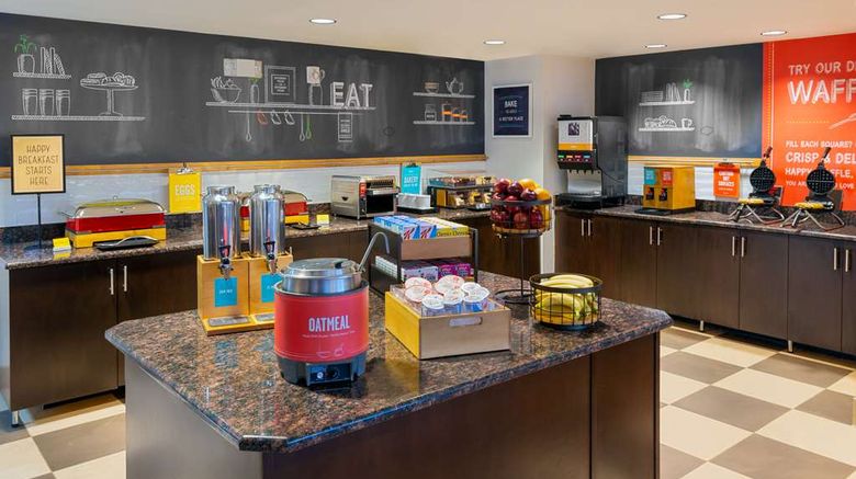 <b>Hampton Inn & Suites Sarasota/Lakewood Restaurant</b>. Images powered by <a href="https://iceportal.shijigroup.com/" title="IcePortal" target="_blank">IcePortal</a>.