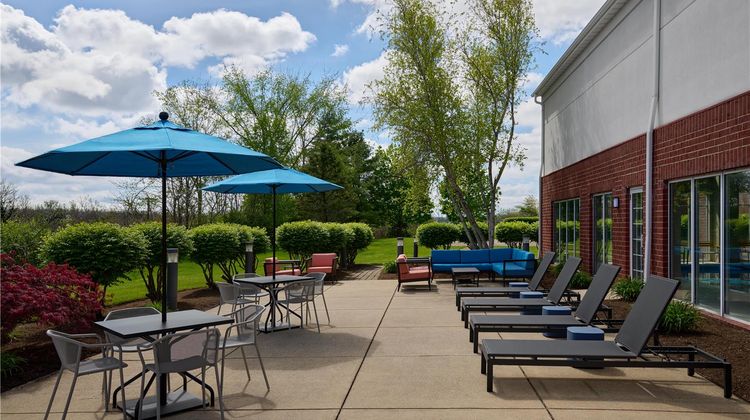 Hampton Inn & Suites Cleveland Southeast Exterior