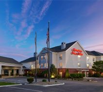 Hampton Inn & Suites Cleveland Southeast Exterior