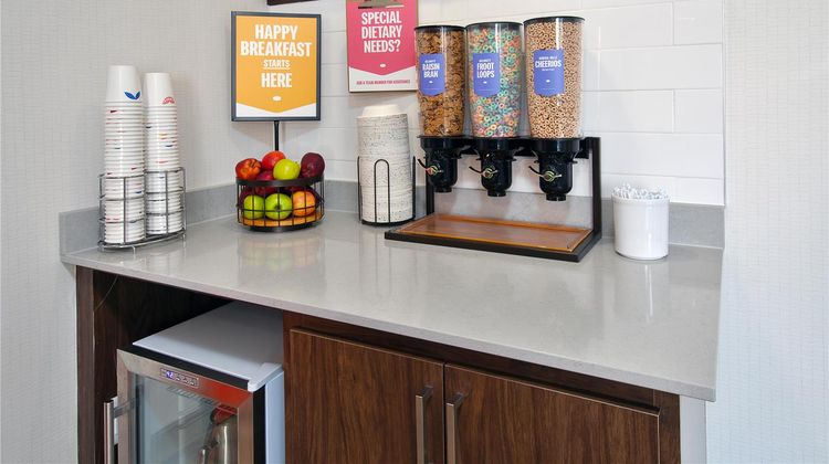 Hampton Inn & Suites St Cloud Restaurant