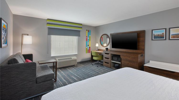 Hampton Inn & Suites St Cloud Room