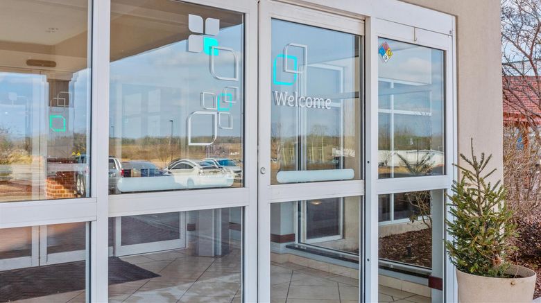 <b>Hilton Garden Inn Starkville Exterior</b>. Images powered by <a href="https://iceportal.shijigroup.com/" title="IcePortal" target="_blank">IcePortal</a>.