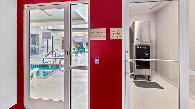 <b>Hilton Garden Inn Starkville Pool</b>. Images powered by <a href="https://iceportal.shijigroup.com/" title="IcePortal" target="_blank">IcePortal</a>.