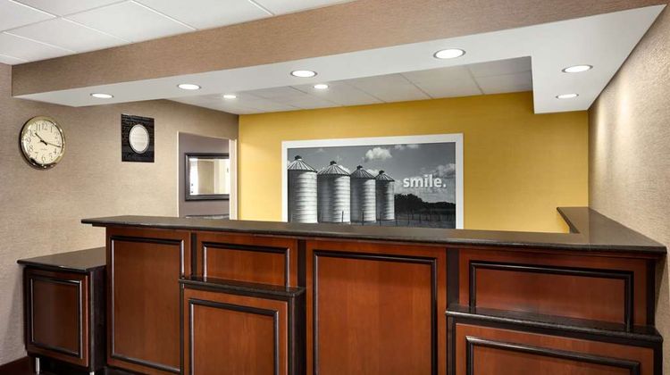 Hampton Inn St Joseph Lobby