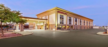 Hampton Inn Collinsville Exterior