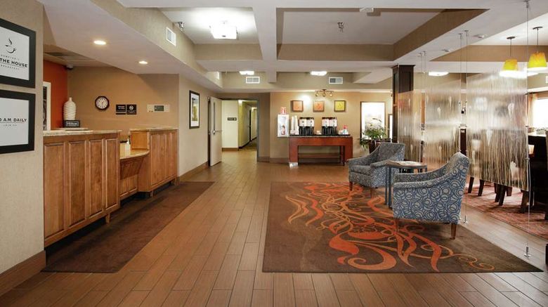 <b>Hampton Inn Collinsville Lobby</b>. Images powered by <a href="https://iceportal.shijigroup.com/" title="IcePortal" target="_blank">IcePortal</a>.