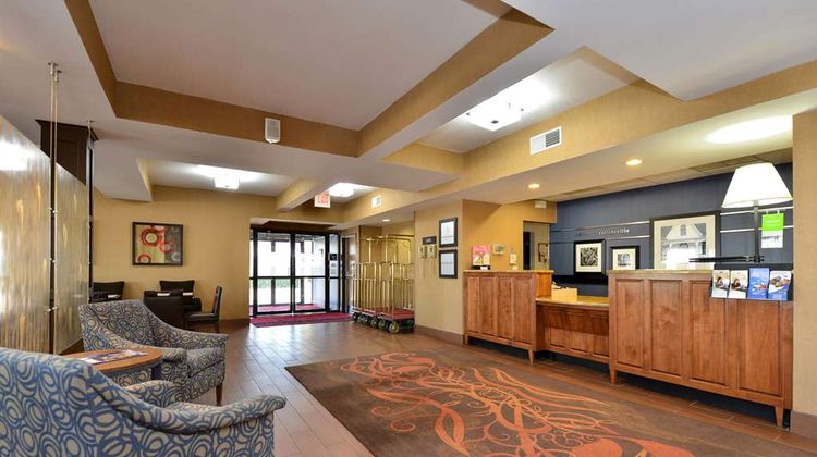 Hampton Inn Collinsville Lobby