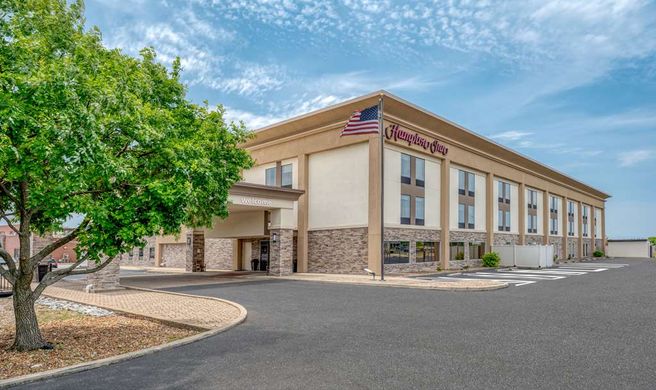 Hampton Inn Collinsville Exterior