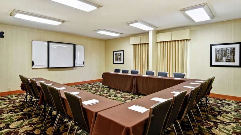<b>Hampton Inn Westport Meeting</b>. Images powered by <a href="https://iceportal.shijigroup.com/" title="IcePortal" target="_blank">IcePortal</a>.