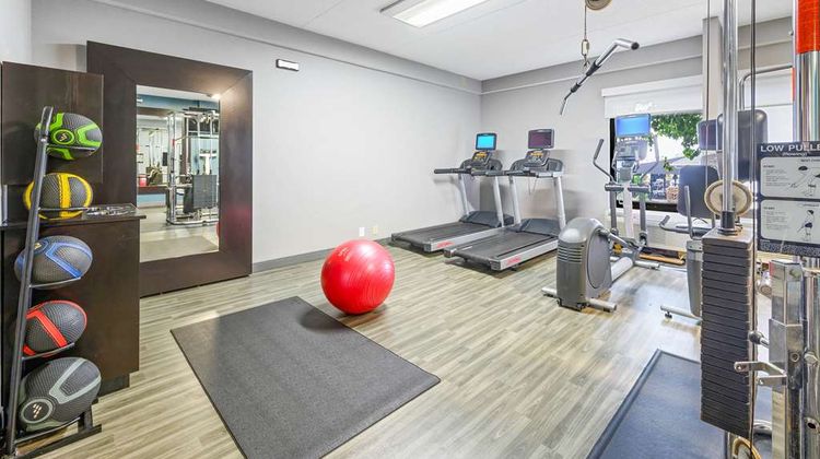 Hampton Inn Westport Health
